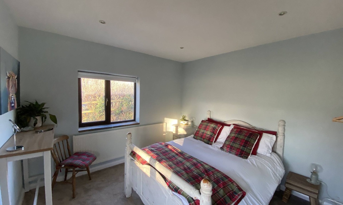 Pontefract Cottage | Converted Stables - Pet Friendly - Enclosed Garden