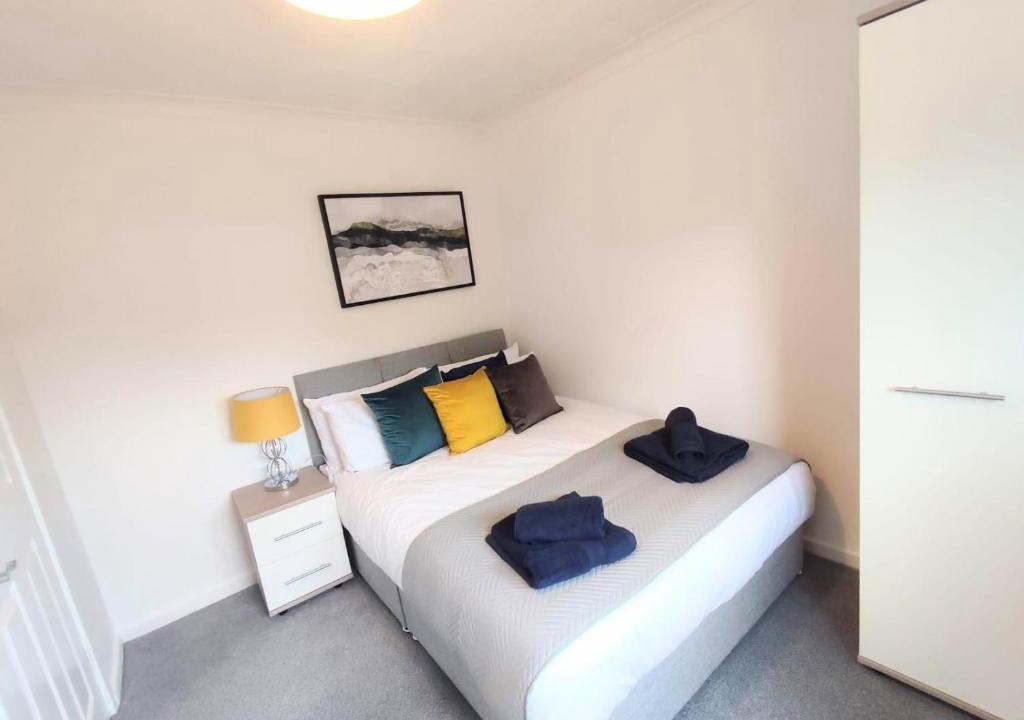 Wallsend Apartment | Conway Gardens 4-Bedroom House