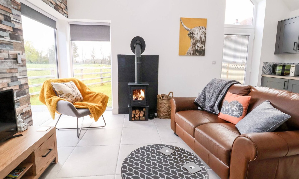 Saint Asaph Cottage | Cornelyn Bach