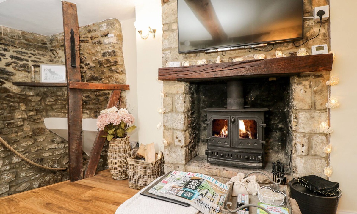 Malmesbury Cottage | Corner Cottage