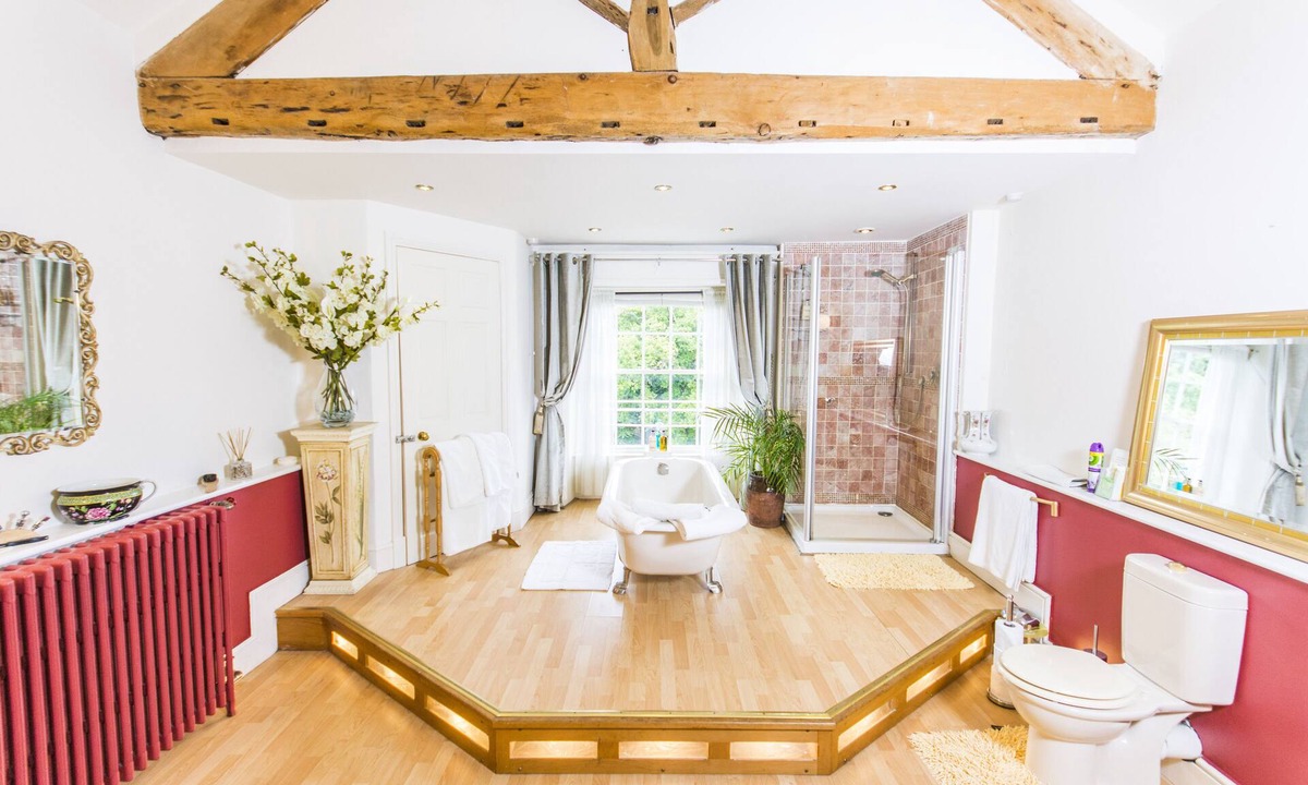 Llangollen House | Cornerstones - 16th Century House overlooking River in Llangollen