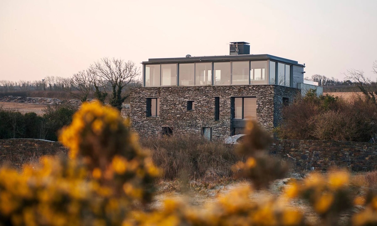Wadebridge Villa | Cornish coastal Property tucked behind stunning quarry landscape