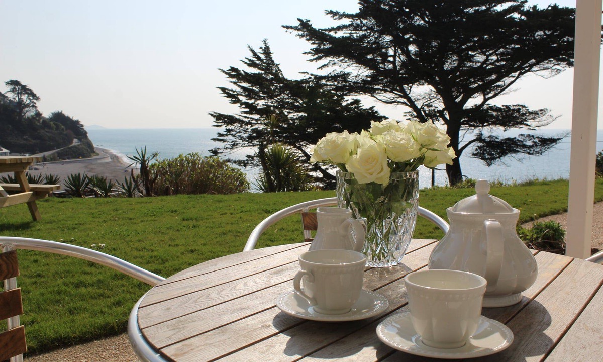 Seaton Apartment | Cornish Seaside Apartment with Stunning Sea Views