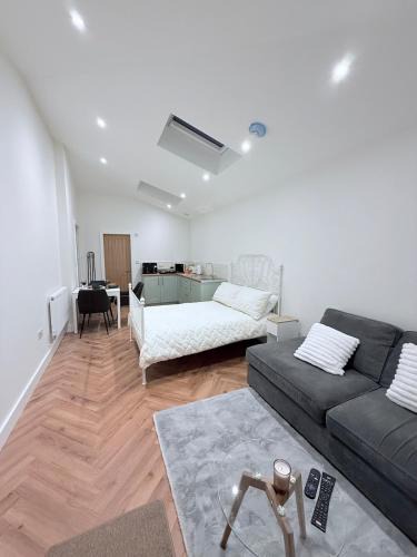 Cheadle Apartment | Cosy Corner Cheadle