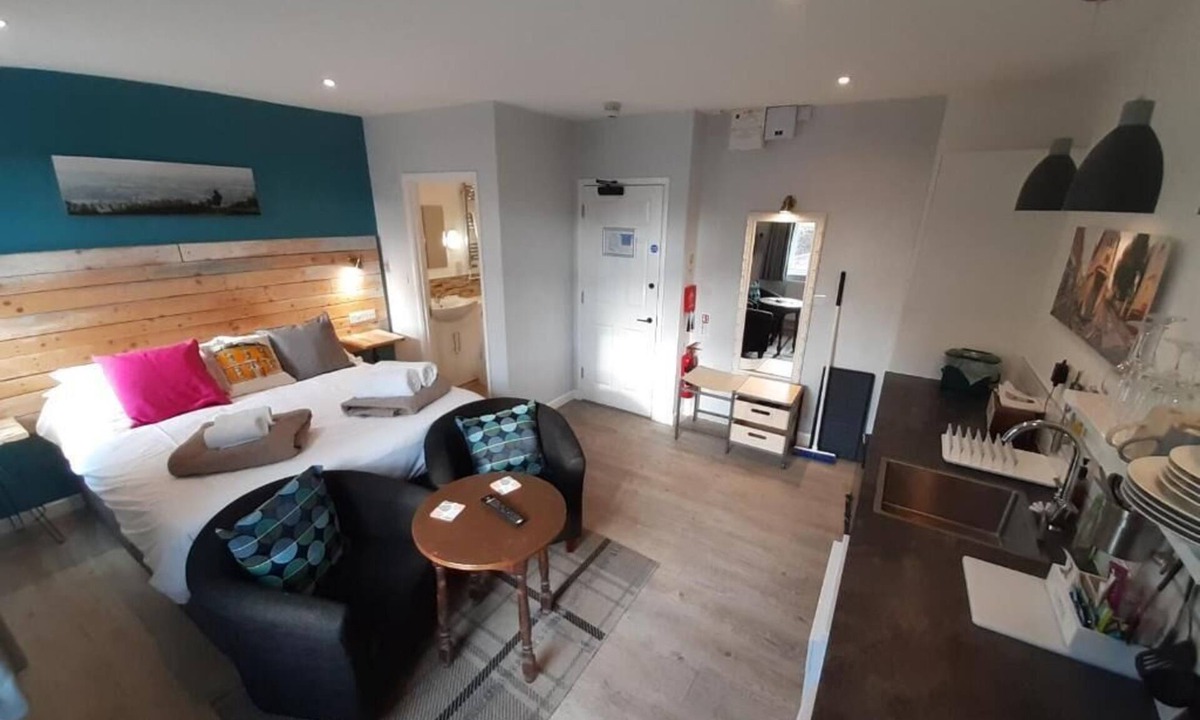 Stroud Apartment | Cotswold Aparthotel