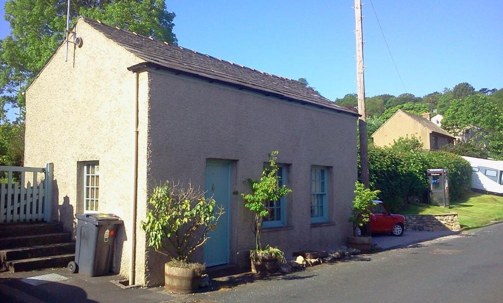 Yealand Conyers House | Cottage - Sleeps 4 - Pets Ok - Garden - Parking