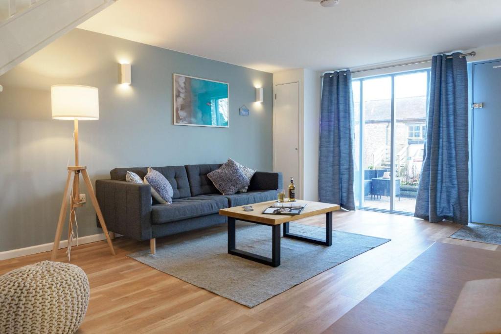 Falmouth House | Coverack