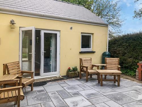 Simpson Cross House | Cowslip Cottage