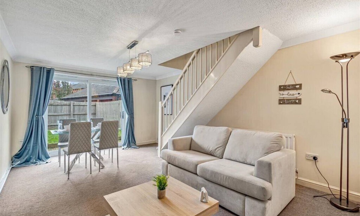 Clyst St Mary House | Cozy Modern Terraced House Near the City