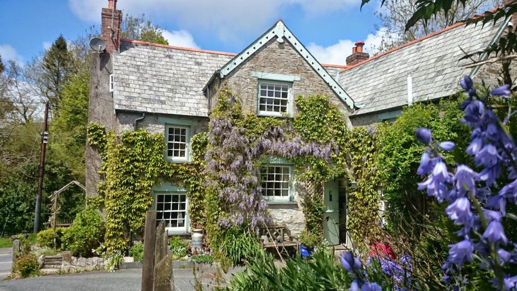 Camelford House | Culloden Farmhouse