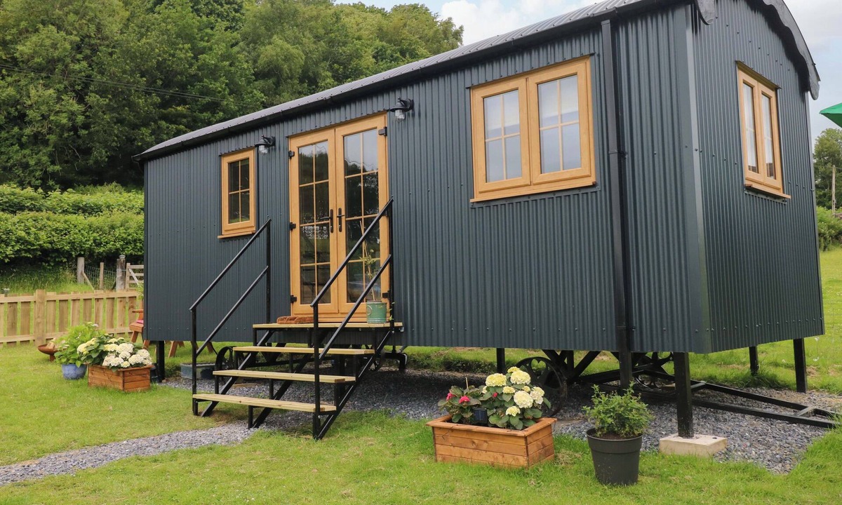 Pentrefelin Cottage | CWTCH 1, pet friendly, with a garden in Llandeilo