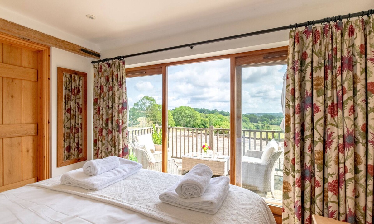 Wadhurst House | Dairy Cottage - Three Bedroom House, Sleeps 5