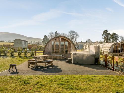 St Harmon House | Daisy - Uk42362