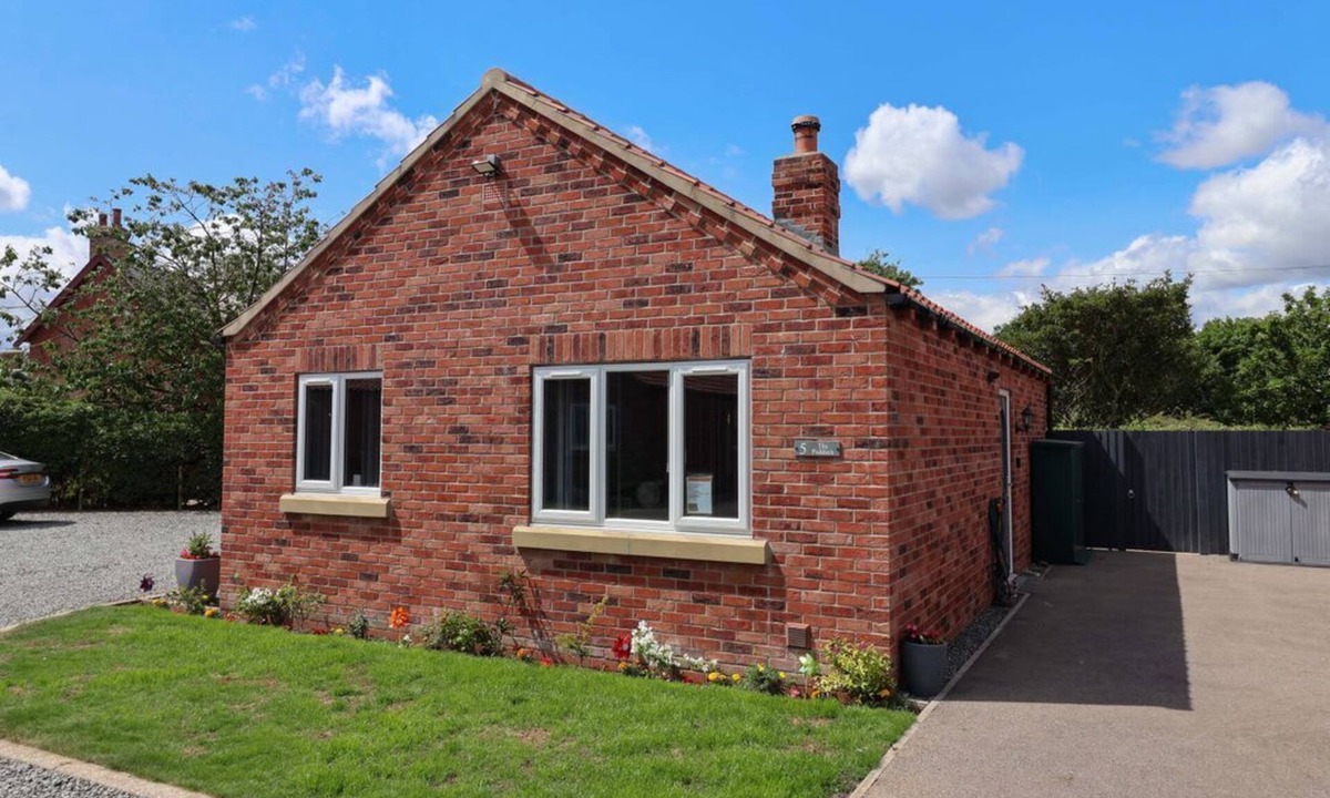Barmston House | Dan’s Holiday Cottage, Barmston