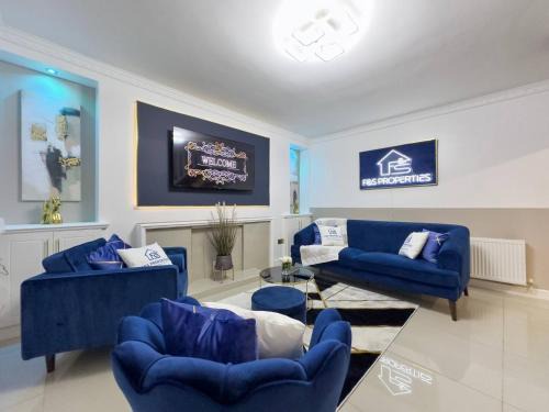 Rhondda Cynon Taff House | Dashing & Distinctive Dwelling Sleep 5 Crew 3BR
