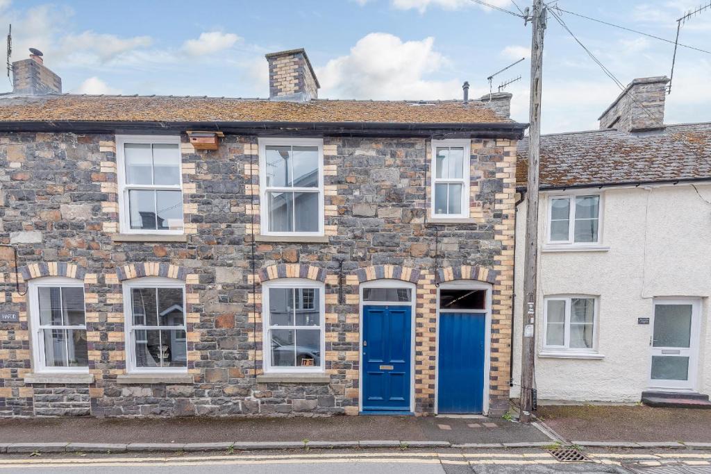 Rhayader House | Delfryn Cottage