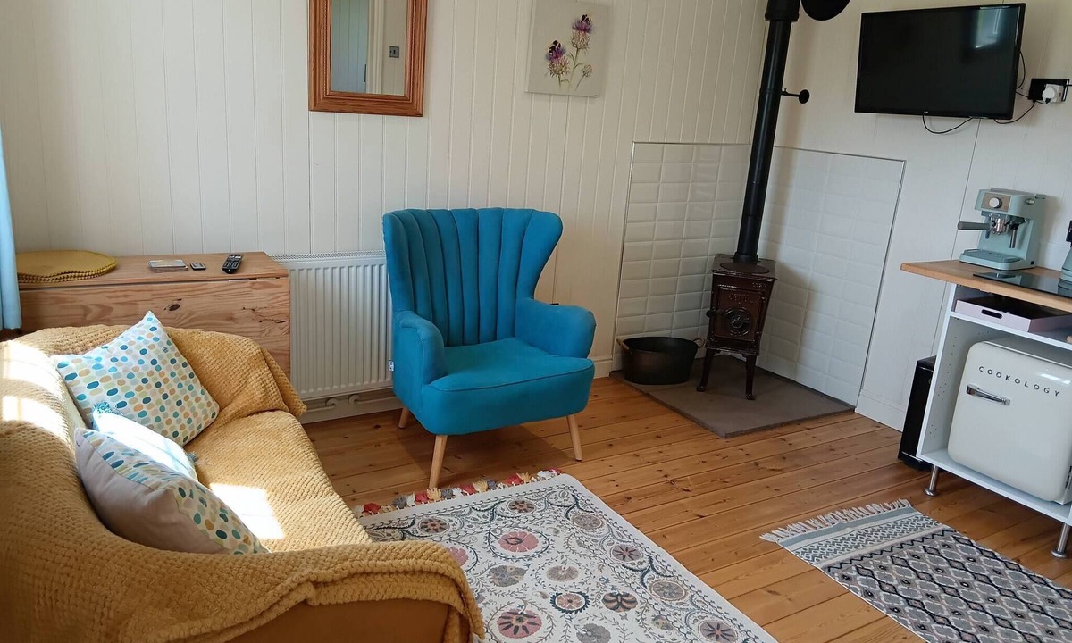 Helston Cabin | Dinky's Den, a beautiful tiny home