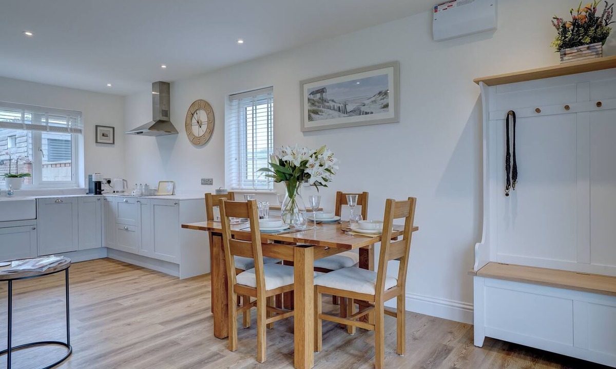 Irstead Apartment | Dormy | East Ruston Cottages. Happisburgh, Norfolk