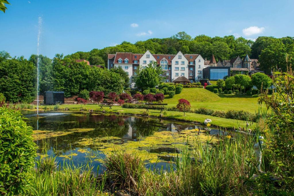 Claverham Hotel | DoubleTree by Hilton Bristol South - Cadbury House