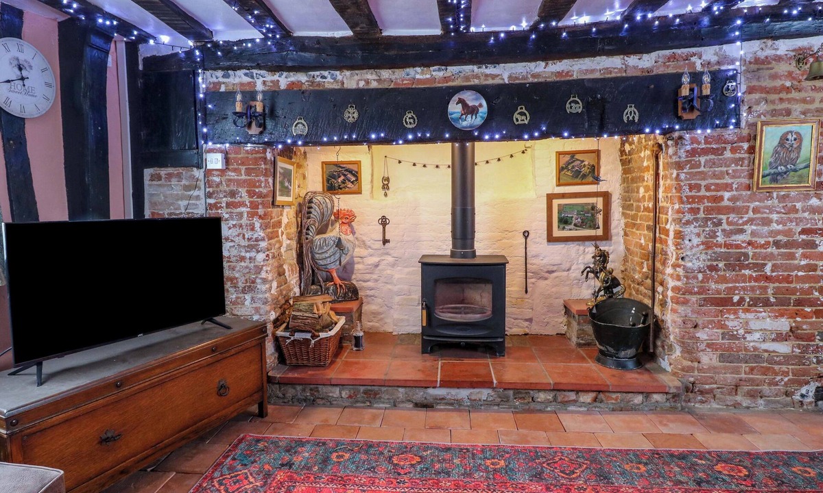 Diss Cottage | Driftway Stables Retreat