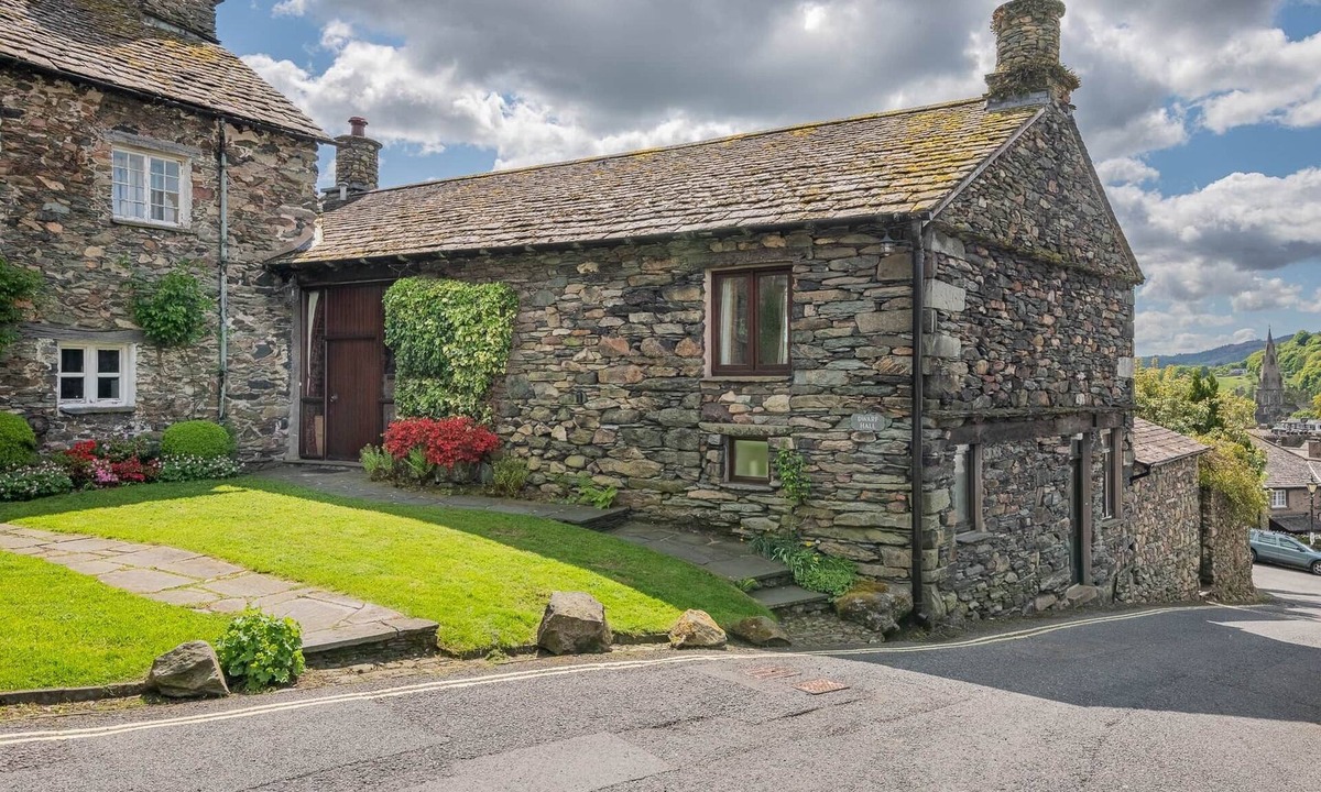 Ambleside House | Dwarf Hall - Stylish Home in central Ambleside