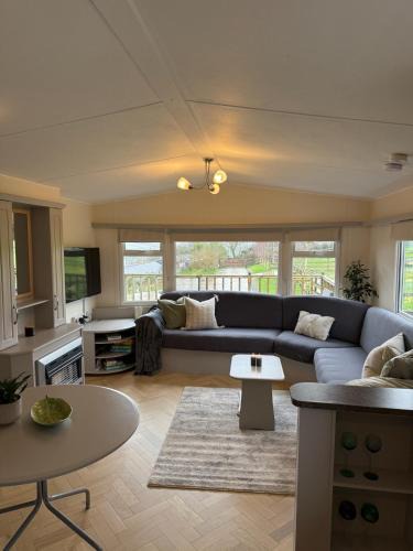 Worlington House | Eastington