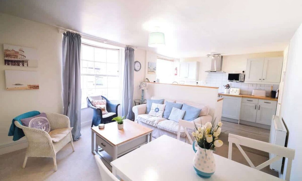 Ramsgate Apartment | Elizabeth: Central, charming cottage apartment