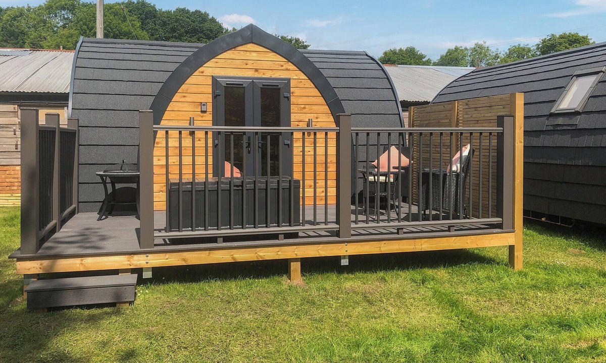 Upper Dicker Cottage | Enchanting glamping experience in East Hoathly.
