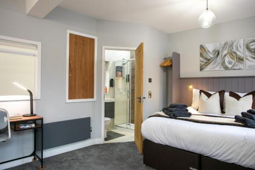 Oadby Apartment | Entire Spacious Duplex Flat