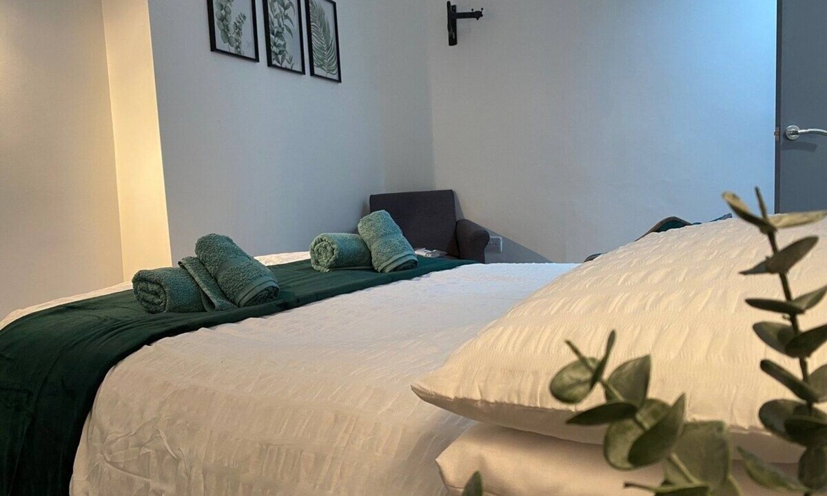 Bridgend Condo | Executive Style 2 Bed Flat in Bridgend F2