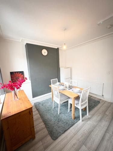 Forest Fields House | Exeter House