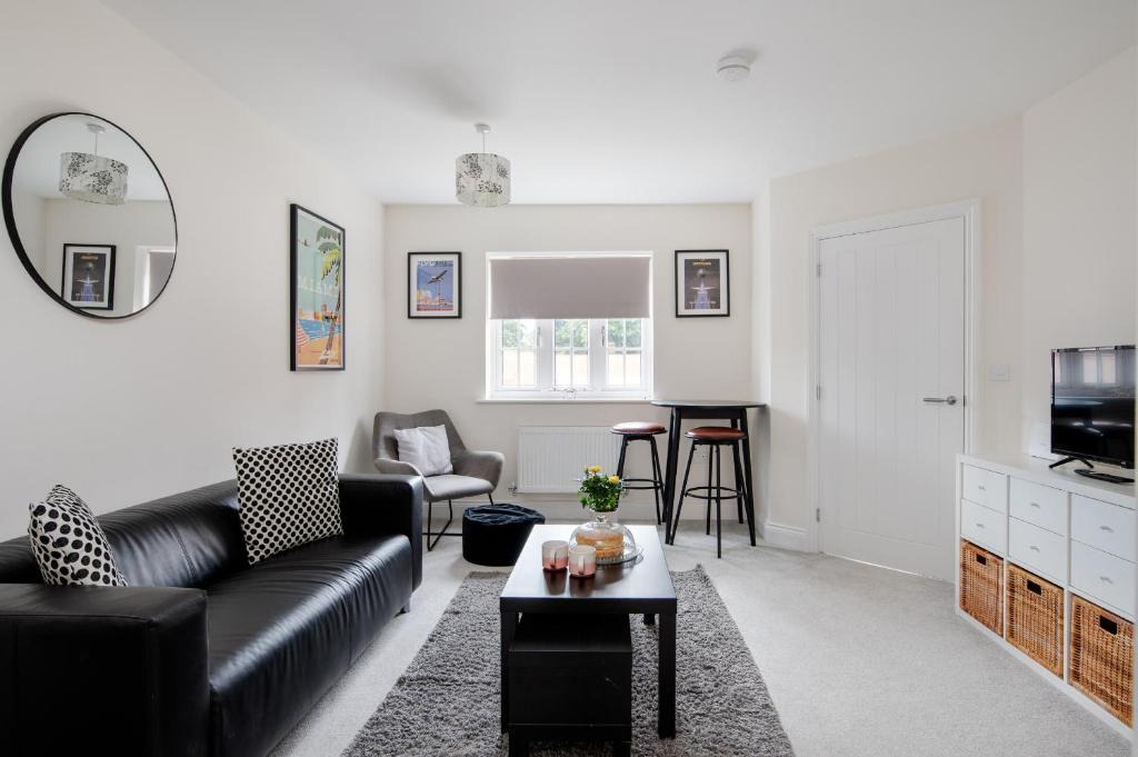 Brackley House | Field View