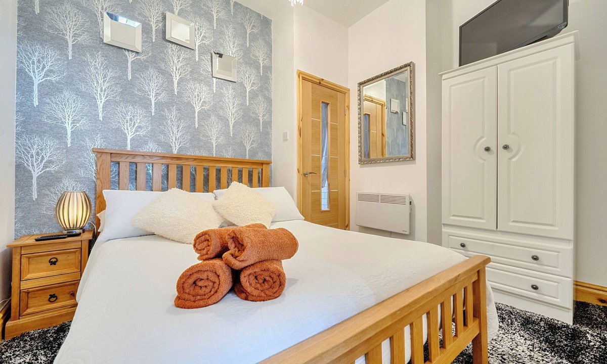 Bispham Apartment | First Floor 2-bed Apartment with Sea View