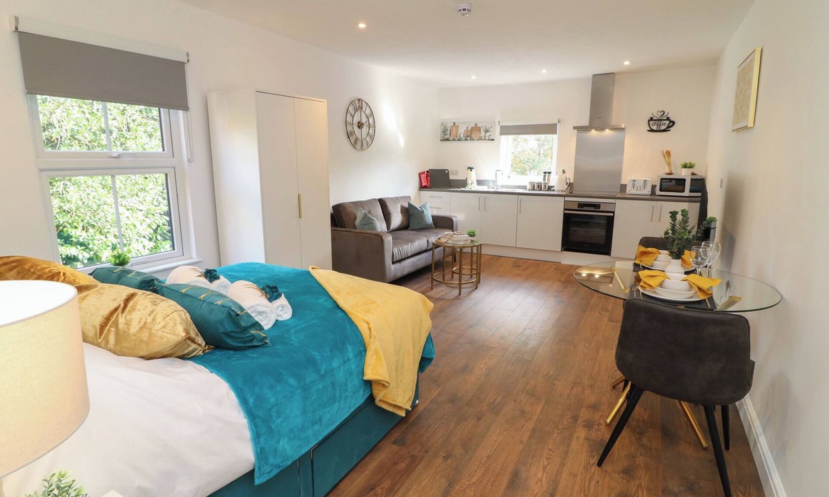 Peterborough Cottage | Four