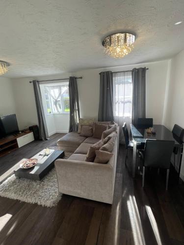 North End Apartment | Frobisher Apartment