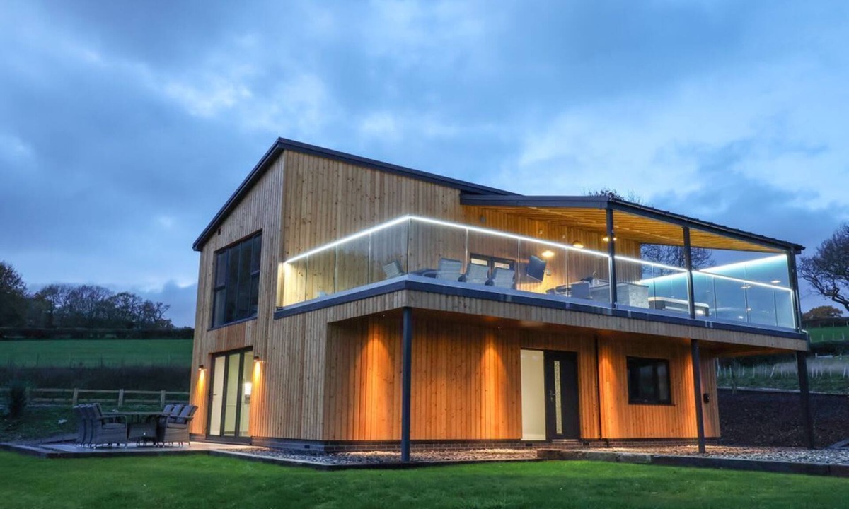 Ruthin Cabin | Fron Haul - Robin Goch, Ruthin, Denbighshire
