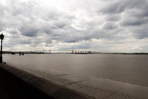 Greenhithe Apartment | Fully fitted studio flat with riverside views