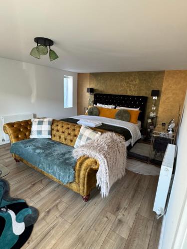 Llangollen House | Gamelin