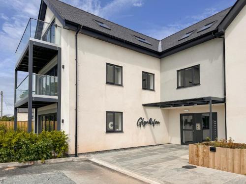 Marianglas Apartment | Glynllifon 6