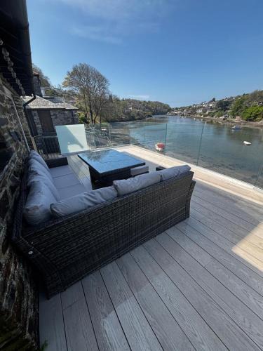 Noss Mayo House | Gorgeous riverfront holiday cottage