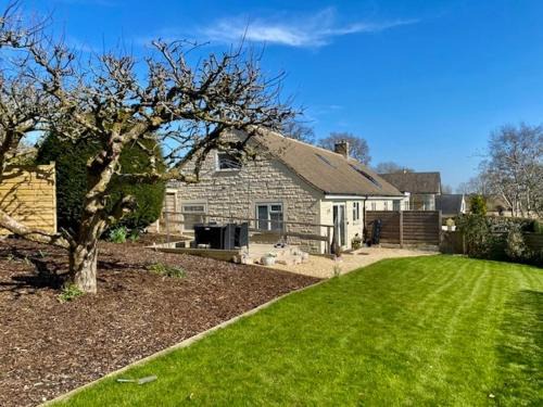 Chipping Norton Apartment | Great Rollright Cottage near Soho Farmhouse