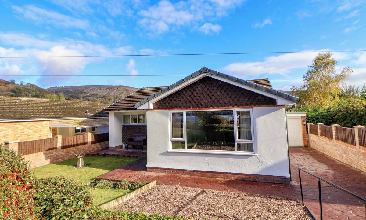 Llangollen Cottage | Green View