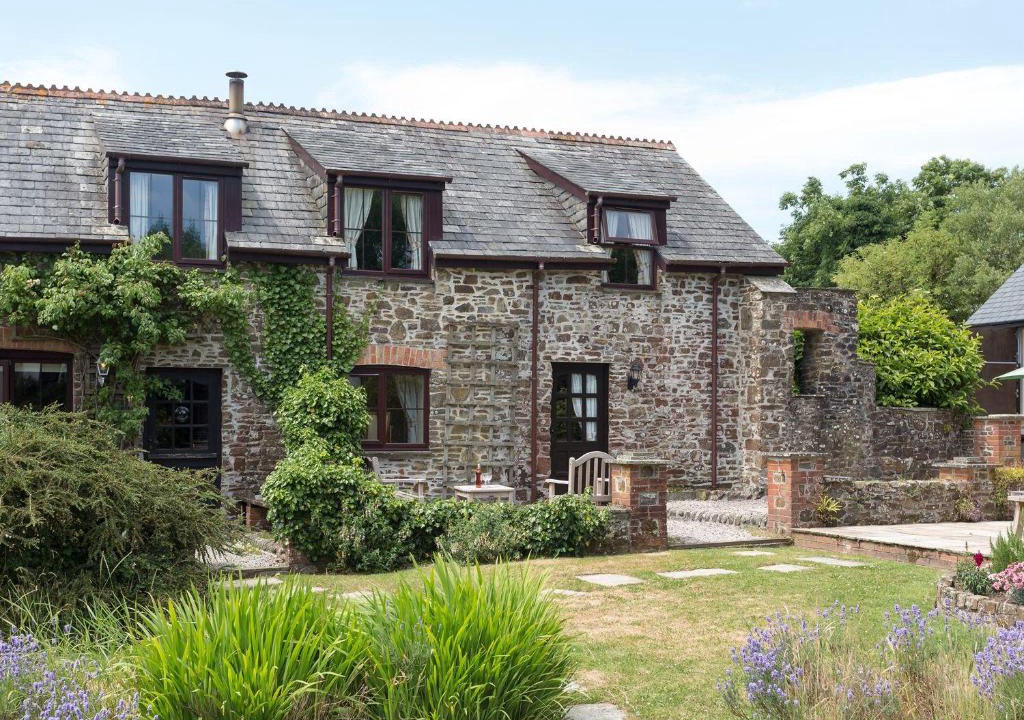 Holsworthy House | Greenfinch