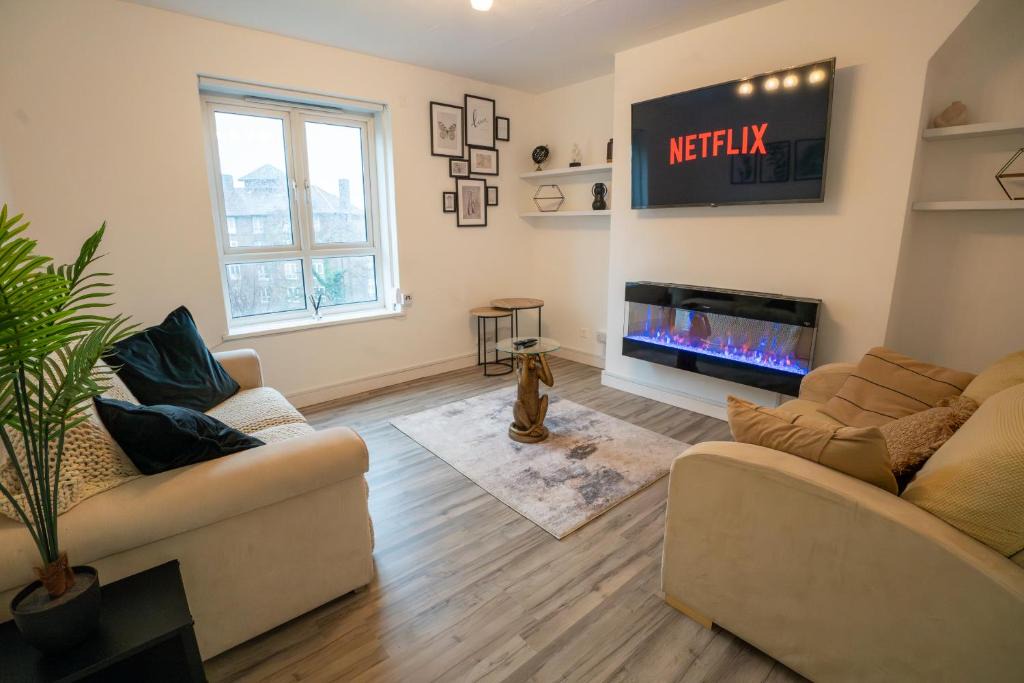Upper Clapton Apartment | Hackney Haven 3BR Apt in Clapton