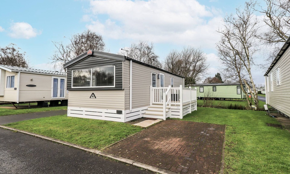 Wigton Cottage | HADRIAN'S REST GLENDALE HOLIDAY PARK, pet friendly in Carlisle