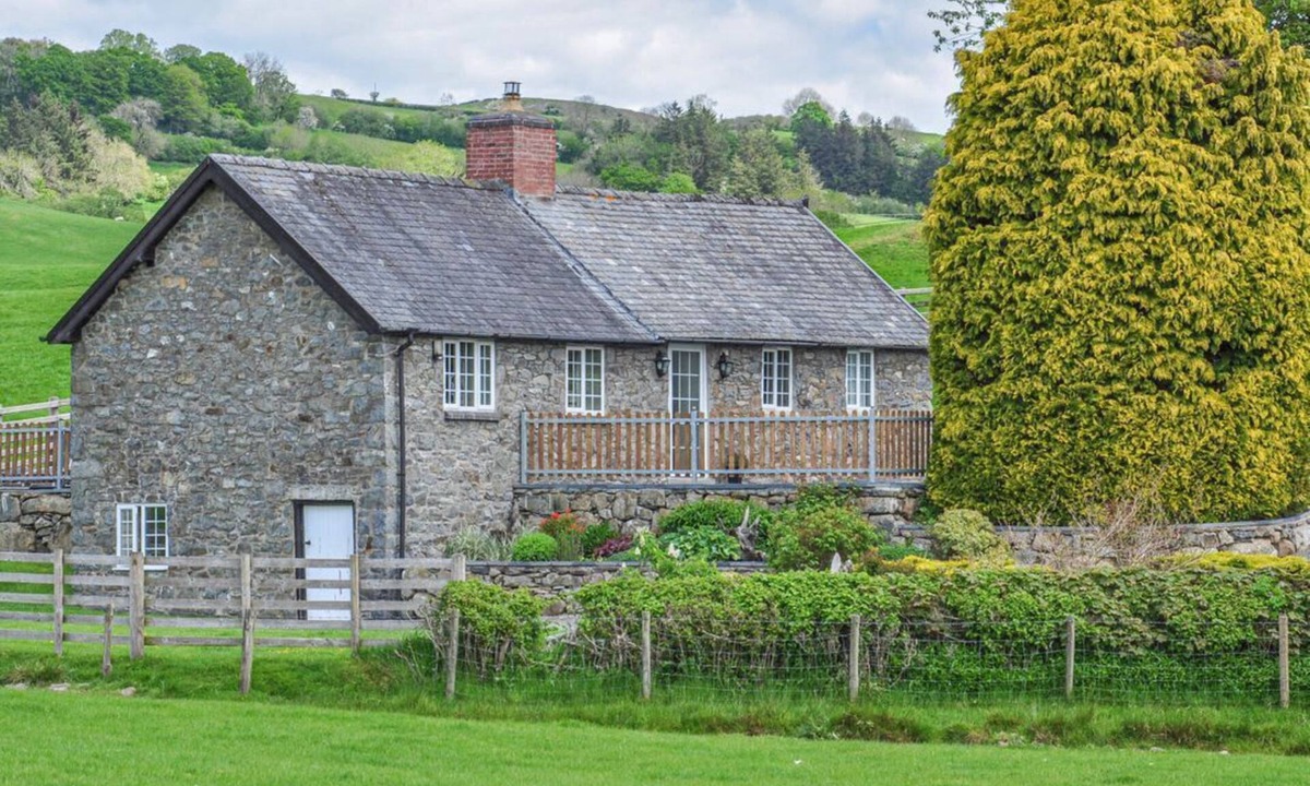 Llanfair Caereinion Cottage | Hafan: A Charming Retreat in Llanerfyl
