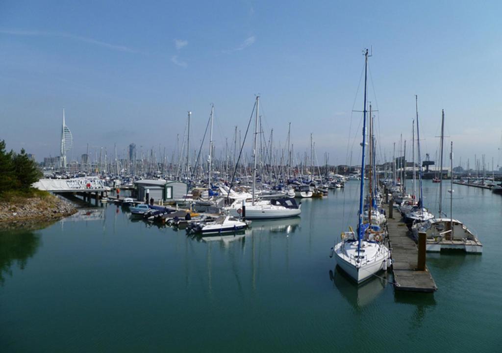 Gosport Apartment | Harbour View 4