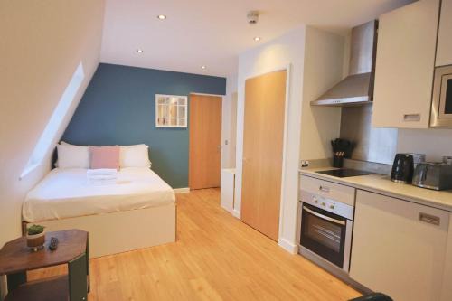 Bristol Floating Harbour Apartment | Harford House Studios 23 - Hopewell
