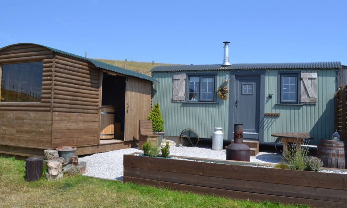 Barnoldswick House | Heather Hut at Copy House Hideaway, Earby