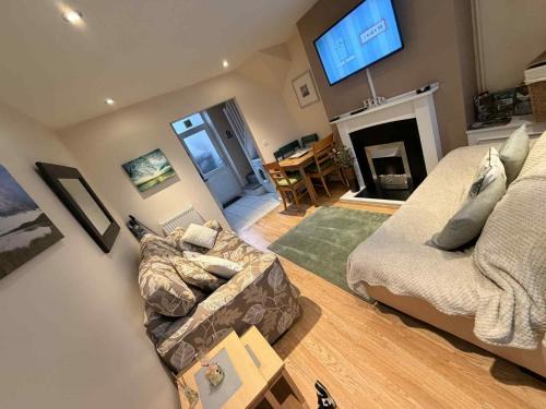 Bala House | Hill View Cottage
